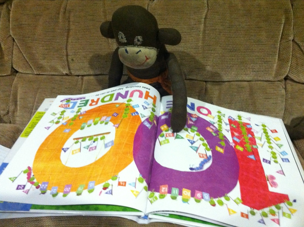 Singe Singe is counting the one hundred peas!